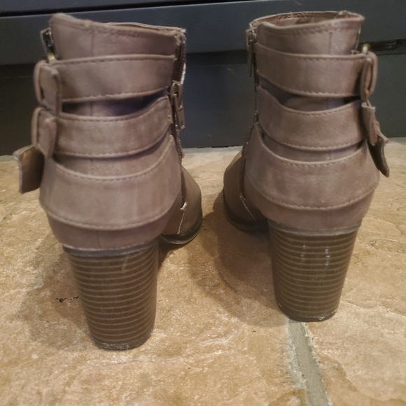 Madden Girl boots, size 8 - Picture 3 of 9